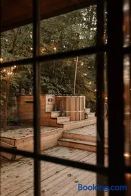 The Water’s Edge * * Unique Muskoka Treehouse * * - Image 3