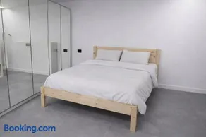 Modern Apartment near Madrid Airport Barajas - Image 2