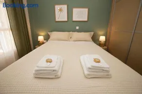 Golden Palm Tree Maisonette - Image 3