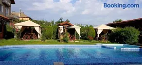 Sharkov Family Hotel - Image 2