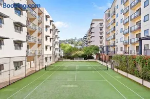 1BDR East Perth - Tennis court Gym and Pool - Image 2