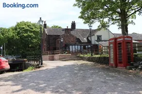 Malthouse Farm Cottage Studio - Image 4