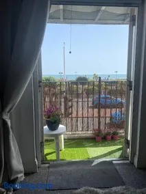 Sea House - Image 2