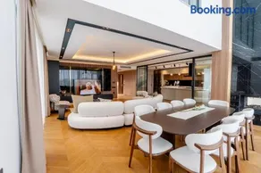 6-Bedroom Villa with Sauna & Pool - Image 1