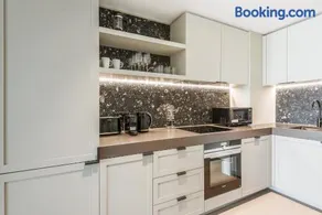 Luxury River View Greenwich Apartment - Image 5