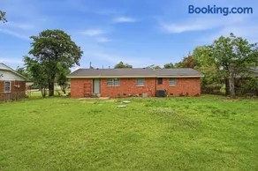 The Cozy Haven 5BR Home in Spencer OK - Image 2