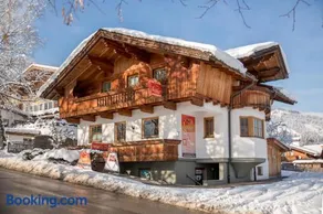 Casa vacacional ideal para familias con sauna, jacuzzi y barbacoa | Junto al esquí | Perfecta para el trabajo en remoto - Image 2