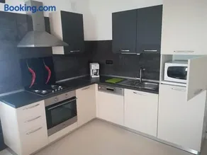Apartment Chuck - Image 4