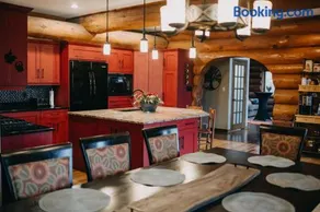 The Lodge at Lakeshore - Image 3