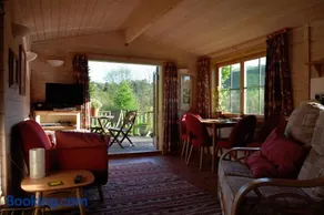 Log Cabin - Image 3