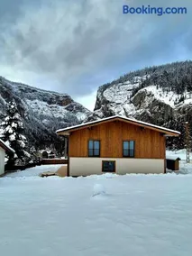 Grand Chalet Lacu Rosu - Image 2