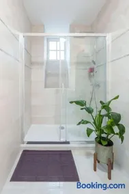 Appartement lumineux avec cour - Image 3