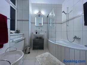 Wohnen auf Zeit - Vienna Design Apartment by Rabe - Parkplatz & Netflix & Coffee-Bar - nahe Schloss Schönbrunn - Image 1