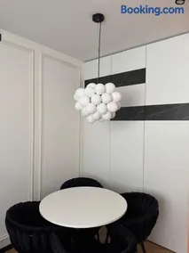 Modern Luxury Apartment - Image 1