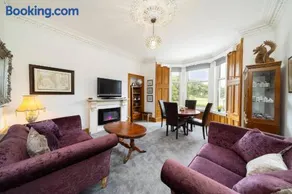 Orchar Park View - Stones Throw from The Beachfront - Image 1