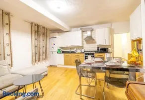 Quiet location in central London, close to Paddington, Regent Park, Lord's Cricket, late check-in - Image 5
