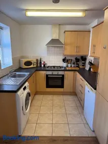 Modern Cosy, Sleeps 5, Ground floor, Parking, Central MD - Image 1