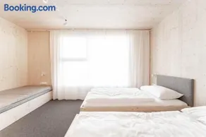 Karlingerhaus Hotel Hostel Home - Image 2