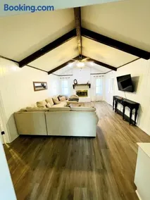 Full HOME with 2 KING BEDS and a POOL - Image 3