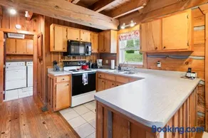 Romantic Cabin Getaway - King Bed - Fast Wi-Fi - Pet-Friendly - Image 1