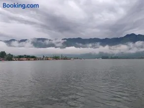 houseboat star ruby snow view - Image 3