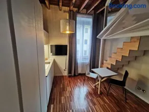 Elegance & Design - Image 2