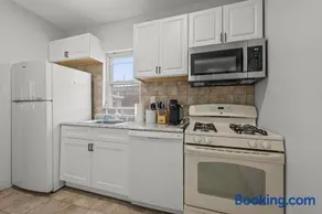 Spacious 3-Bedroom Apartment near NYC - 15min to Times Square, Empire State Building, Central Park, Statue of Liberty - Image 2