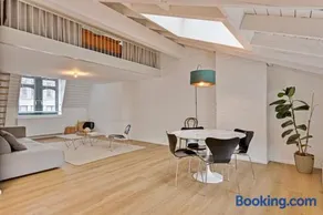 3 bedrooms apartment with private parking in Liège historical area - Image 3