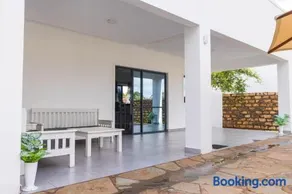 4 U Luxury Bungalows Diani - Image 2