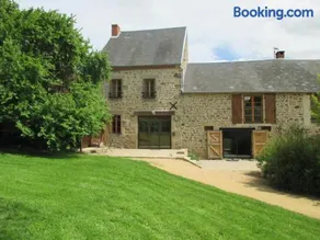 Grande maison en pierre avec jardin clôturé, animaux admis - Image 1