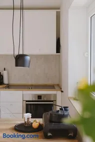 Cloud9 Boutique Apartment - Image 5