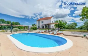 Lovely Home In Pridraga - Image 3