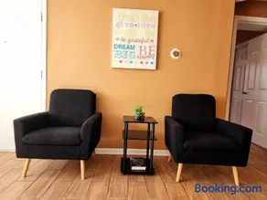 Modern 2 Beds Apt close Downtown - Image 3