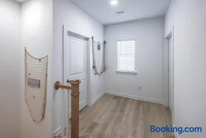 Sleeps 16 - GAME ROOM, POOL, Perfect for Families - Image 2