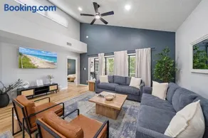 Perfect Family Beach Getaway Near Siesta Key - Image 1
