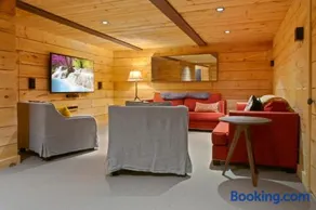 Quietside Quarterdeck Dual King Wings, Bunk Room, Fire Patio & Pet-Friendly - Image 3