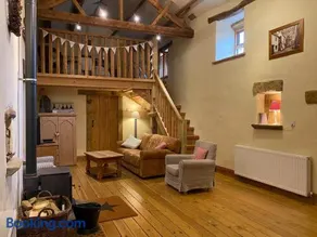 Finkle Barn - Image 1