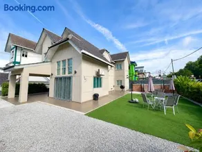BNB Country Homestay, Rawang - 20 pax, pool, event - Image 1