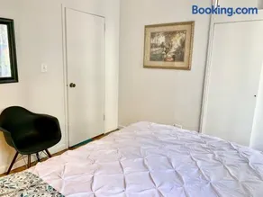 PRIME LOCATION 2 BEDROOMS APT UPPER EAST SIDe - Image 3