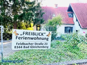 Freiblick 1 Bad Glbg mit Garten Top1 - Image 1