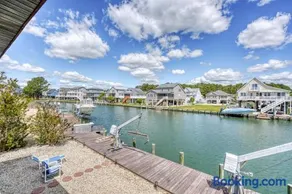 Off Duty - Pet Friendly, Waterfront! - Image 2