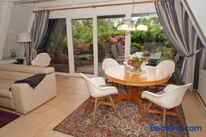 Zeltdachhaus fuer die ganze Familie - Image 4