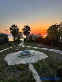 Gate to the blue - Image 1