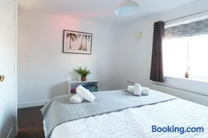 Ipswich-Luxury-Self Catering-Town Centre-Parking - Image 4