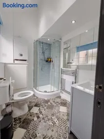 Stylish Loft in Stockport - Free Parking - 10 min to Manchester - Flat 1 - Image 3