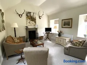 Riverside Cottage, Bridge of Balgie, Glenlyon, Perthshire - Image 2