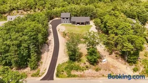 Villa Acadia with Mountain Views - Image 4