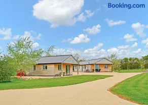 Little Moorland Farm Lodges - Image 2