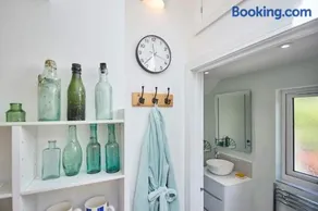 Host & Stay - Garden Studio - Image 3