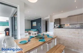 Two-Bedroom Holiday Home In Peroj - Image 2